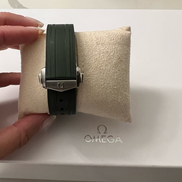 Beautiful and brand new coveted Omega G SeamDiver 42 ss green - Picture 7 of 14